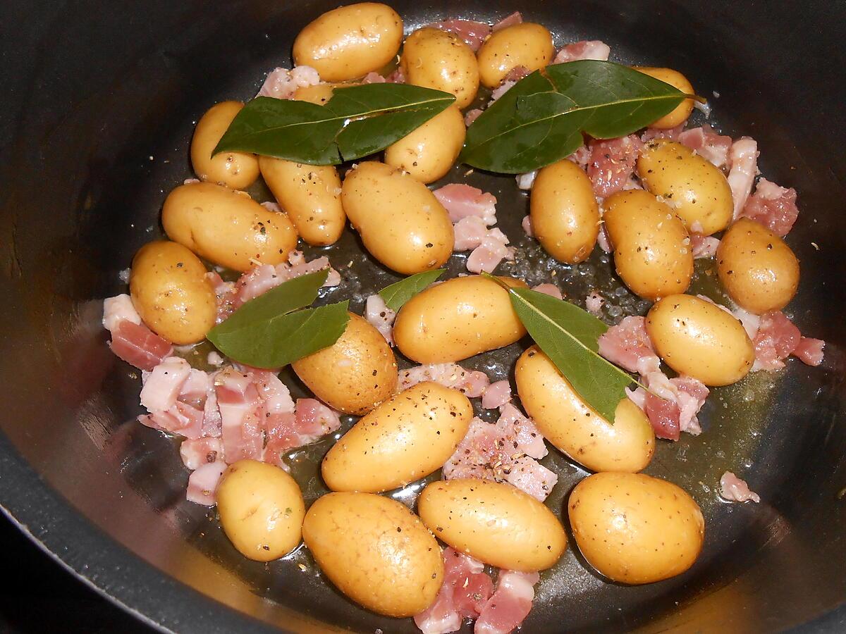 recette GRENAILLES AU LAURIER ET LARDONS OEUFS AU PLAT