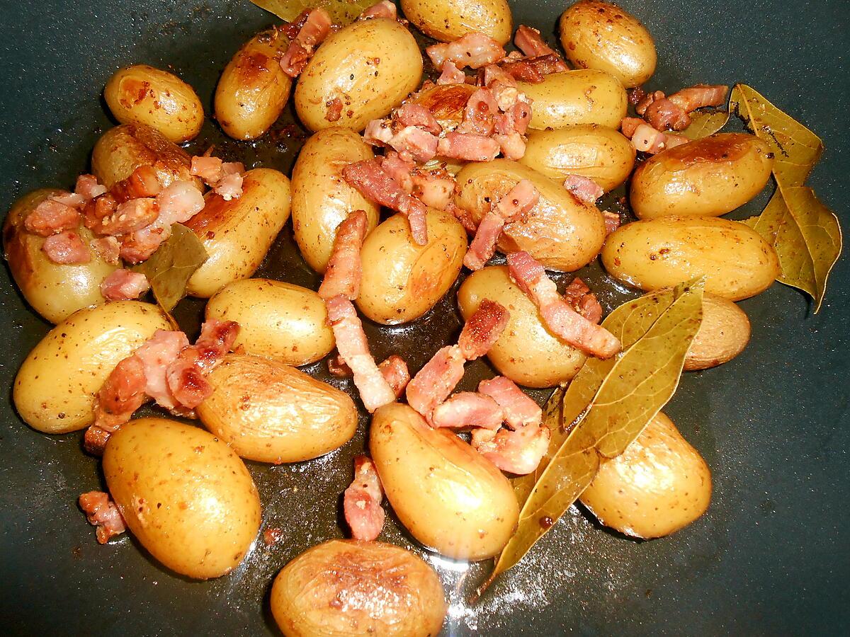 recette GRENAILLES AU LAURIER ET LARDONS OEUFS AU PLAT