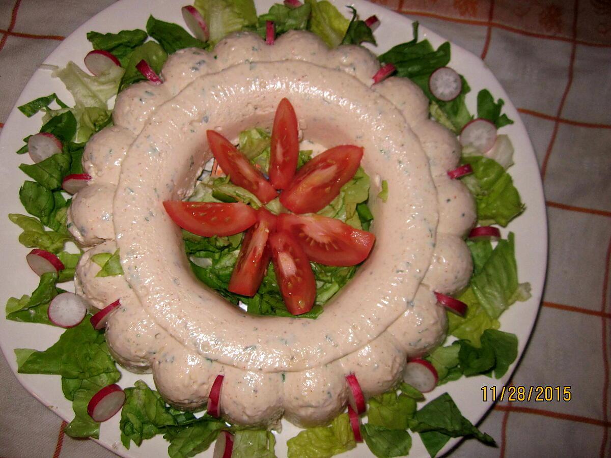 recette couronne de mousse au saint-Agur et aux noix