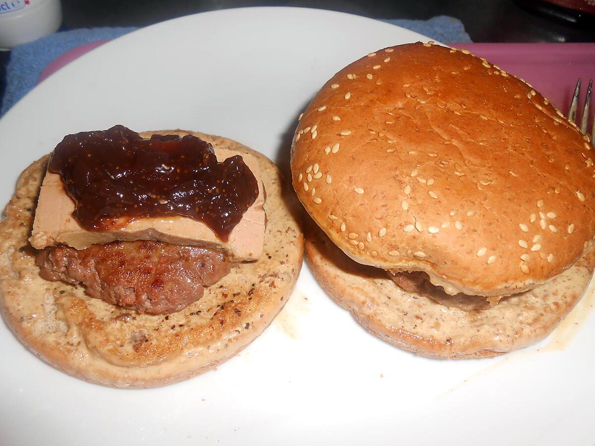 recette SANDWICH BURGER AU FOIE GRAS