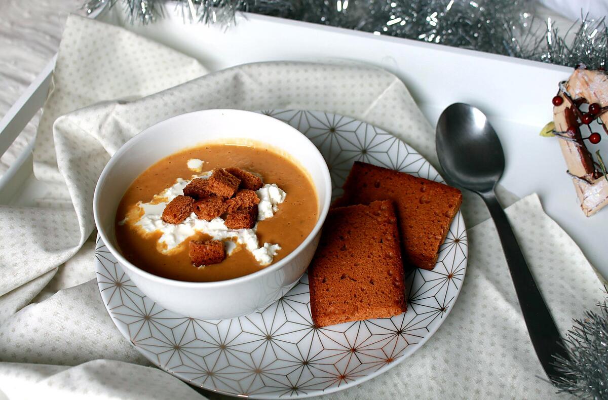 recette Velouté de châtaignes tout doux, chèvre frais et croutons de pain d'épices