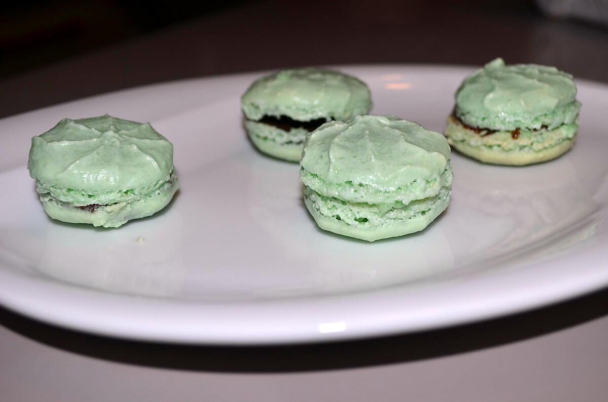 recette MACARONS AFTER EIGHT COQUE STRIEE