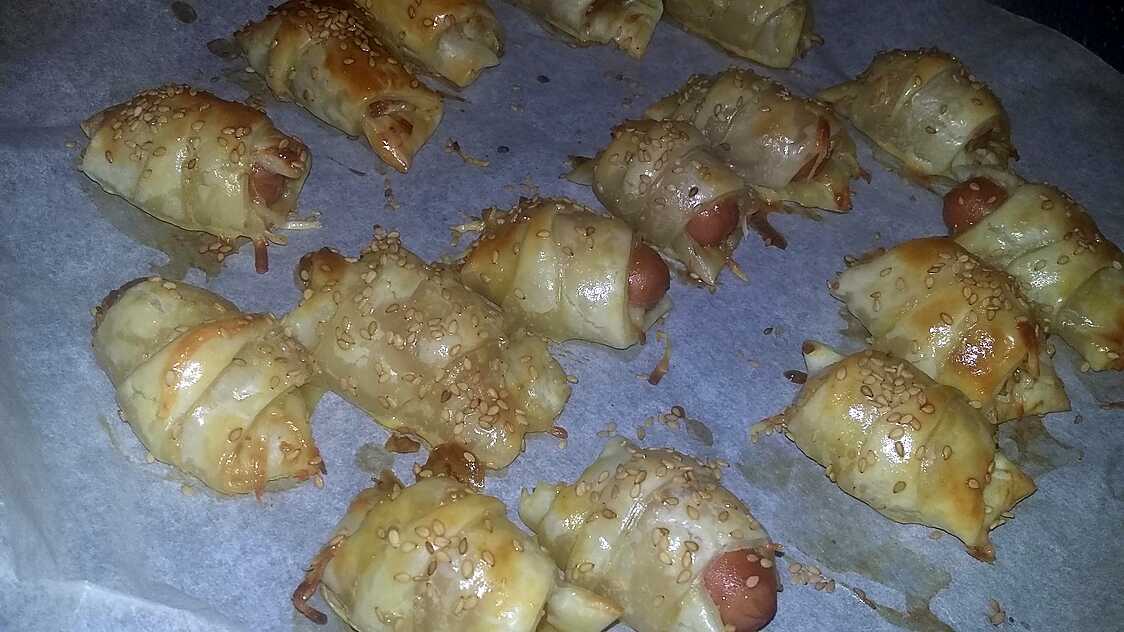 Croissants feuilleté de saucisse cocktail a la moutarde