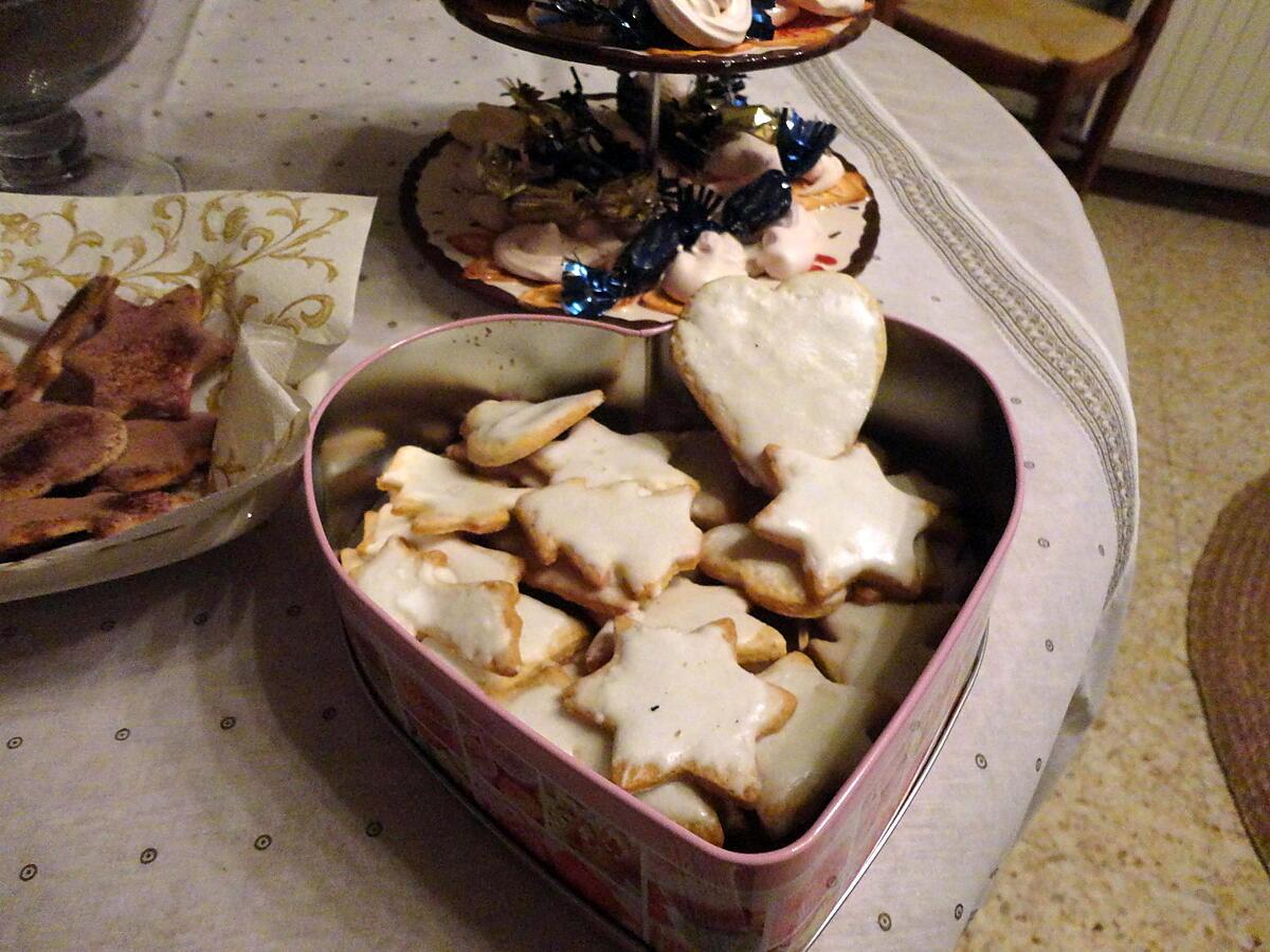 recette etoiles de noel AU CTRON ET AU CHOCOLAT A LA CANELLE  ( de ROLLY )