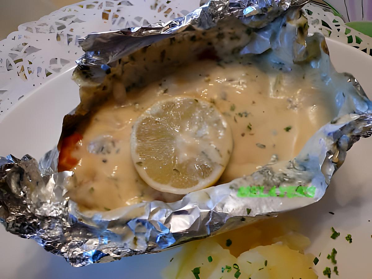 recette PAPILLOTES DE COLIN, SAUCE AU BEURRE AUX PETITS  LEGUMES  à L'ESTRAGON