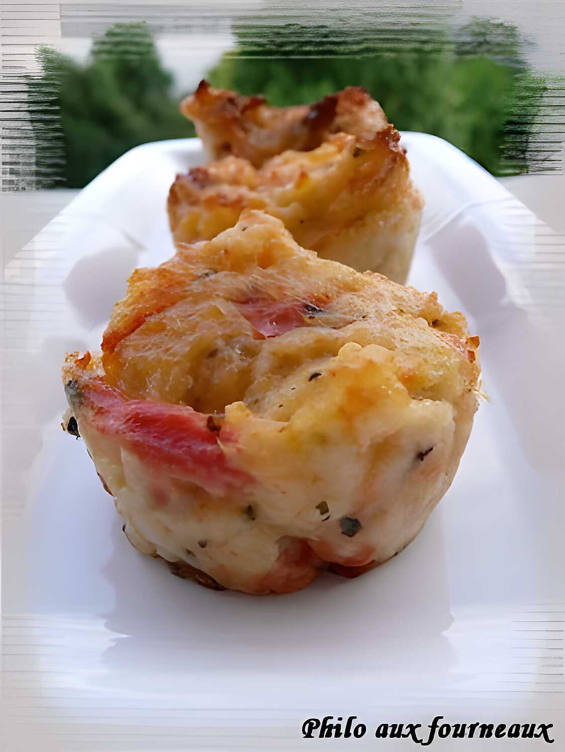 Muffins aux tomates, à la mozzarella & au basilic