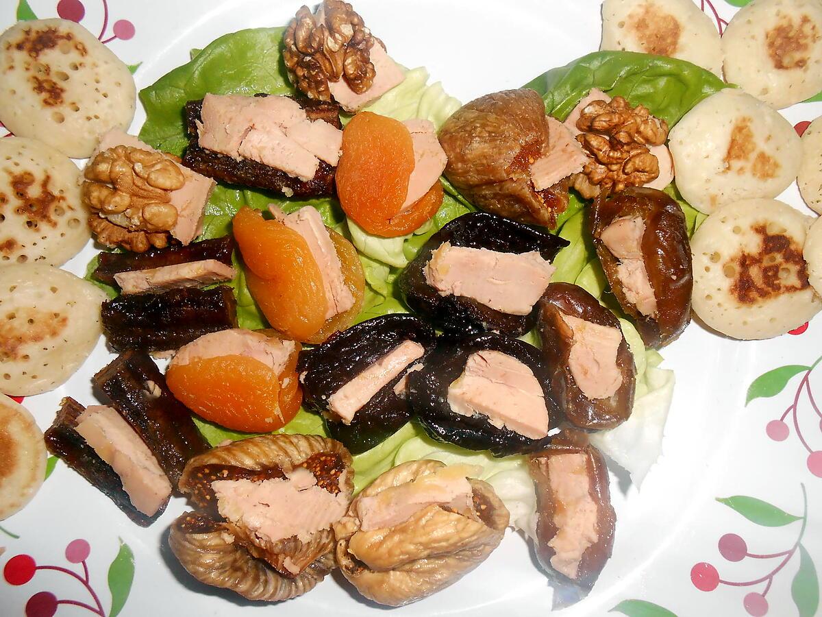 recette FRUITS SECS DEGUISES AU FOIE GRAS ET PETITS AMUSE BOUCHE