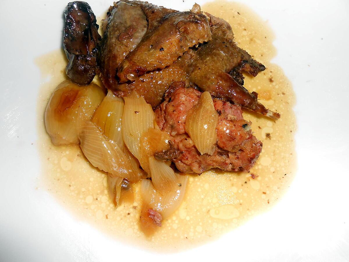 recette PIGEON SAUVAGE BRAISE AUX PETITS OIGNONS