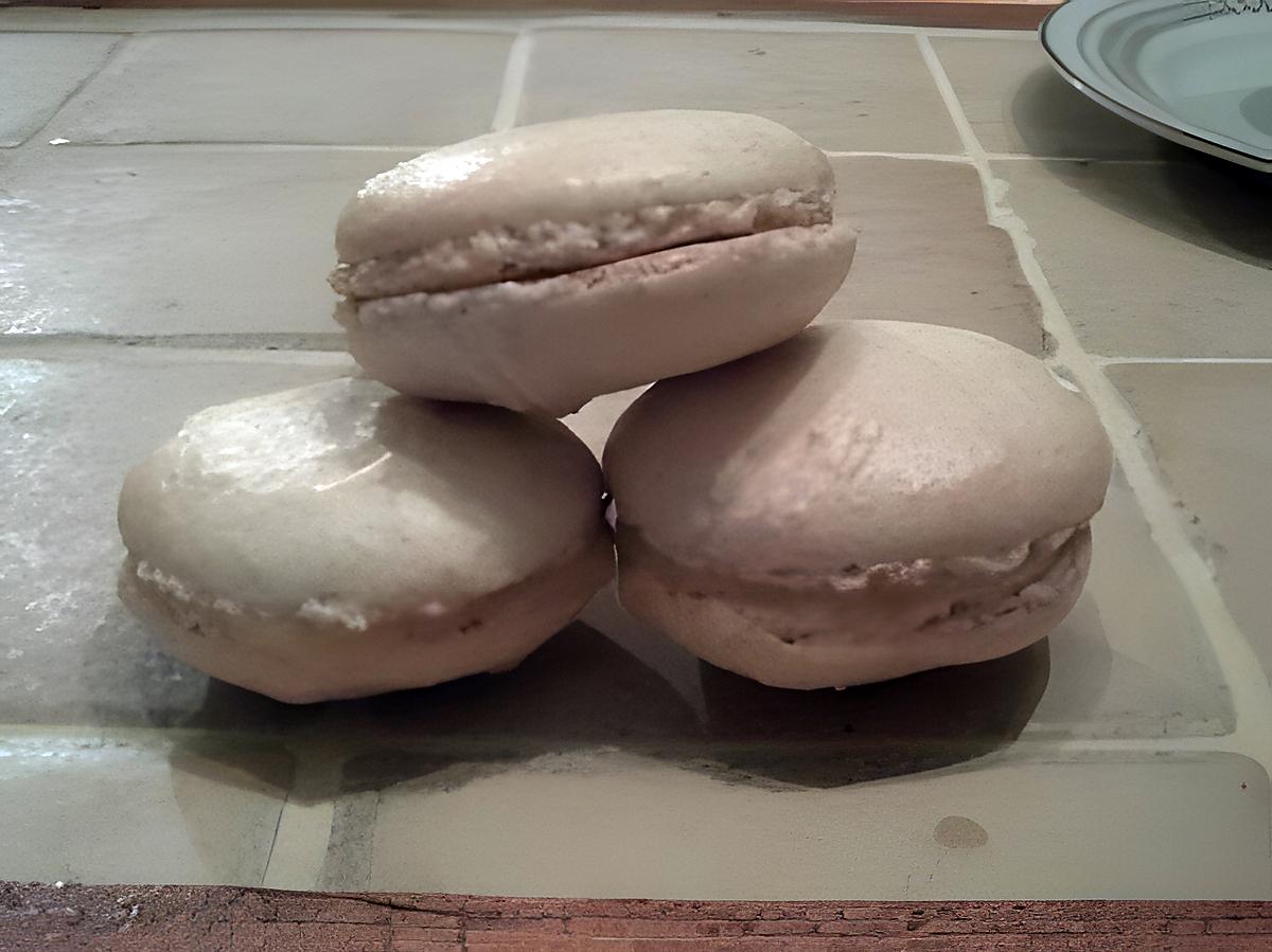 recette MACARONS VANILLE ET CREME AU BEURRE BANANE VANILLEE