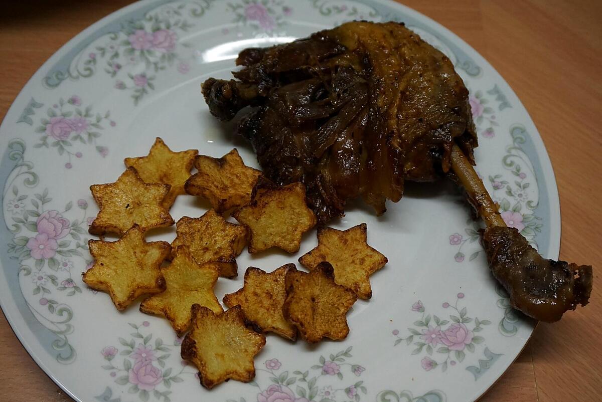 recette CONFIT DE CANARD MAISON ET SES ÉTOILES SAUTÉES À LA GRAISSE DE CANARD