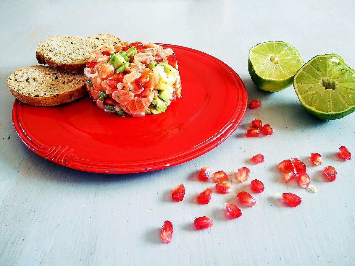 recette Tartare de saumon frais à l'avocat et à la grenade