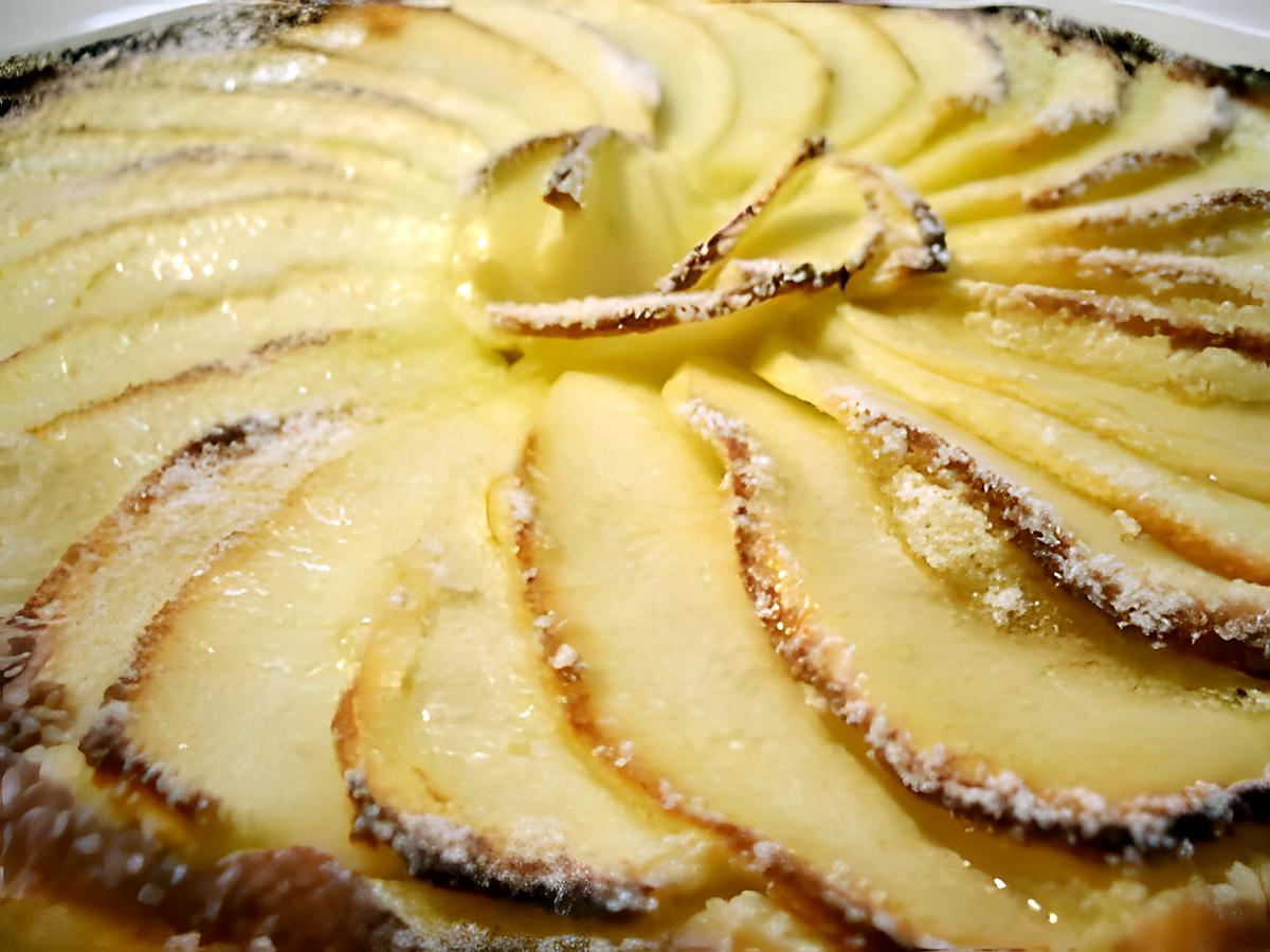 recette Tarte fine aux pommes et crème d'amandes...