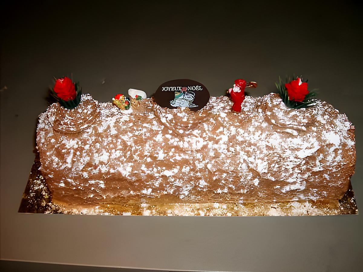 recette BUCHE DE NOEL CREME AU BEURRE CHOCOLAT