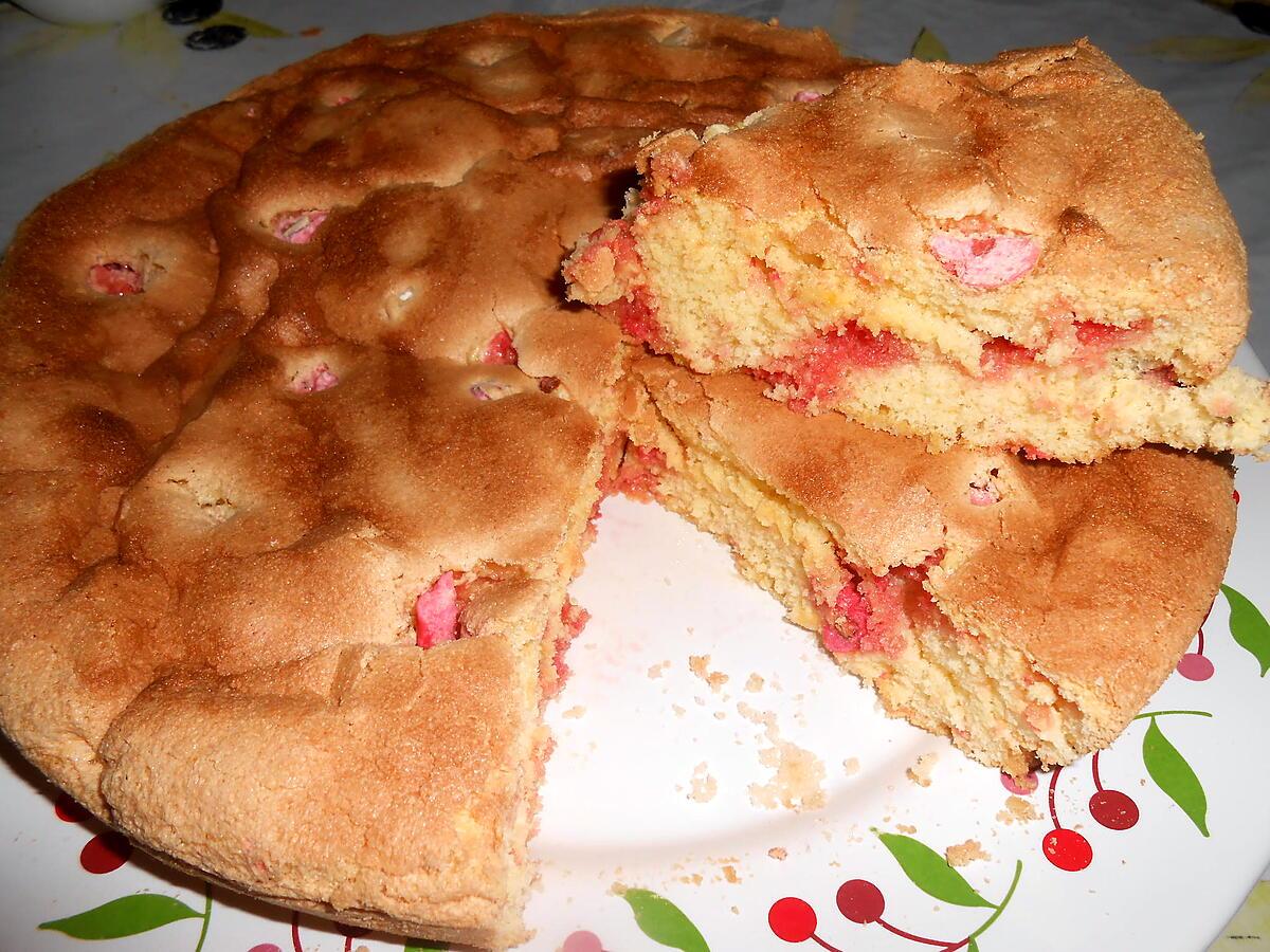 recette BISCUIT DE SAVOIE AUX PRALINES ROSES