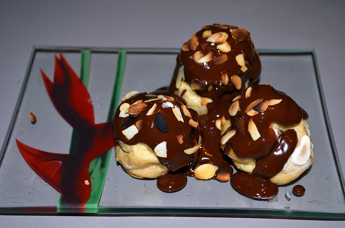 recette PROFITEROLES AU CHOCOLAT