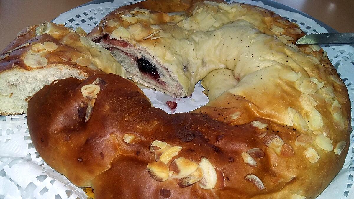 recette Brioche roulé fourré a la confiture et au fruits confits