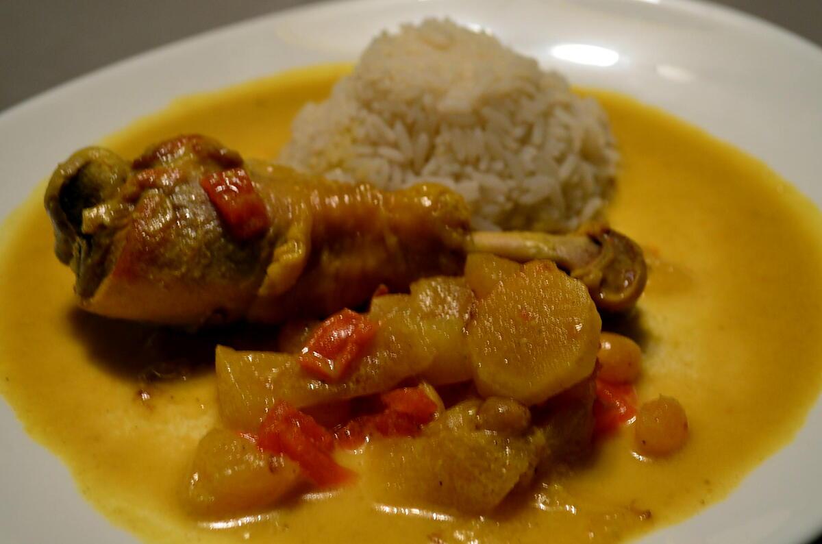 recette POULET COCO CURRY, POMMES ET RAISINS SECS