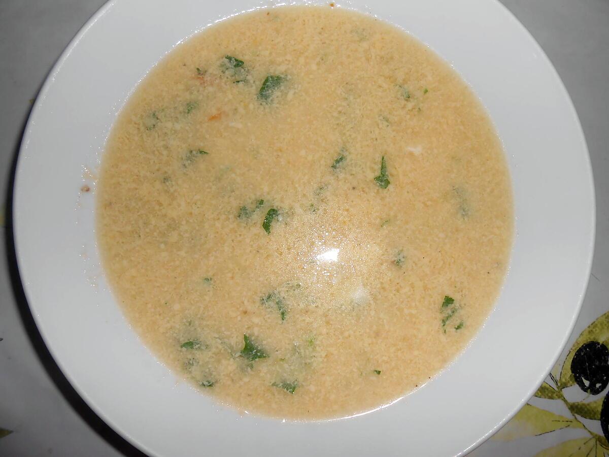 recette DUO DE SOUPE AUX OEUFS ITALIENNE (STRACCIATELLA)