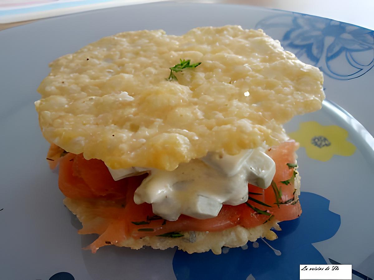 recette Millefeuille de parmesan et saumon fumé