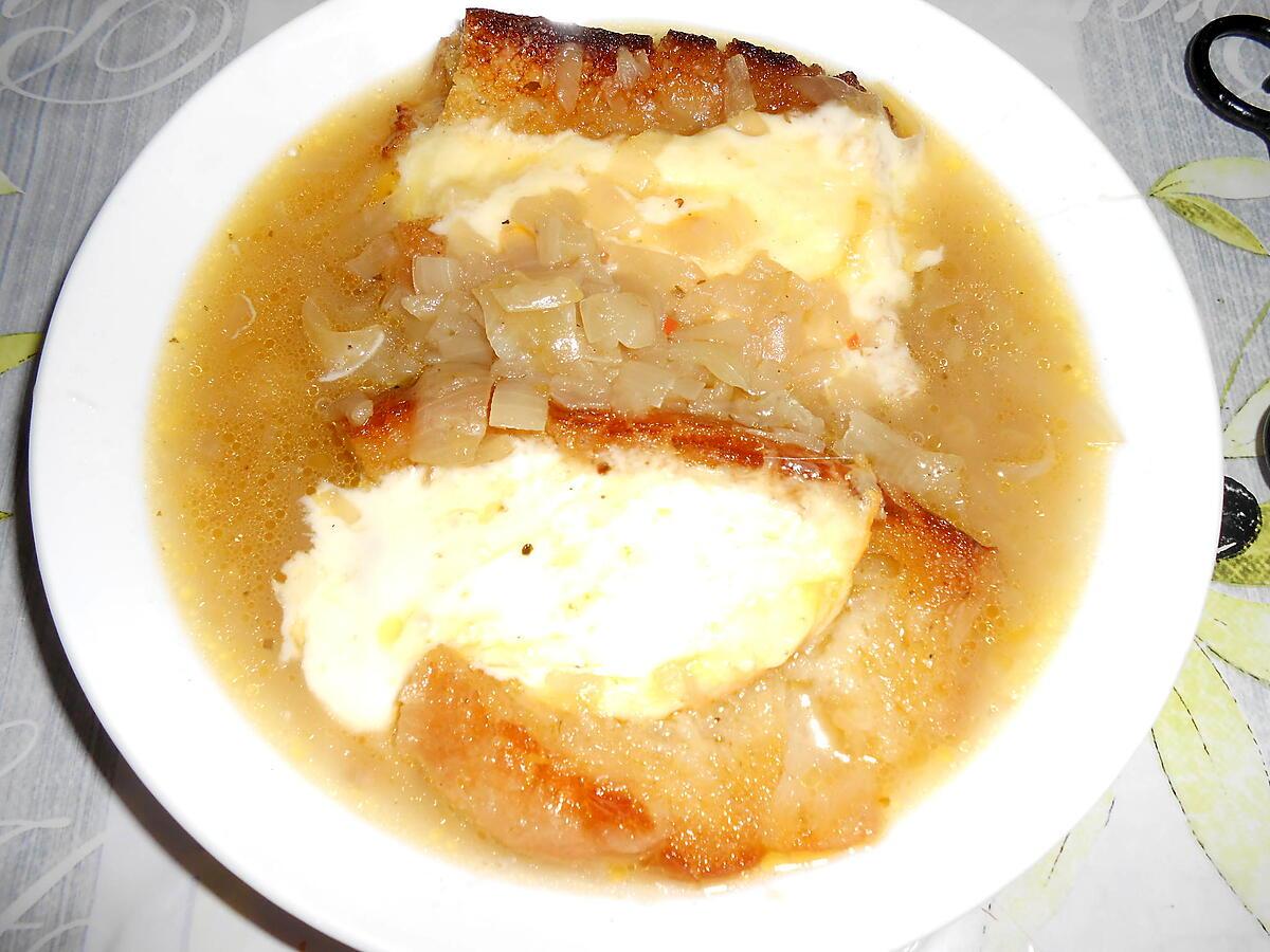 recette SOUPE A L'OIGNON GRATINEE AU REBLOCHON