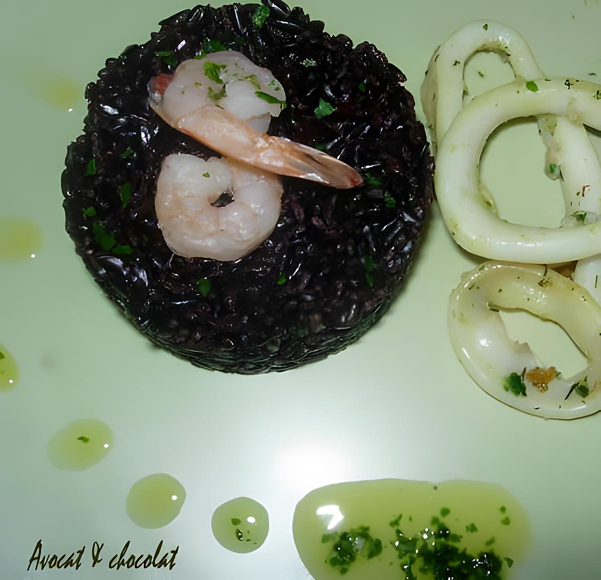 recette ** Timbale de Riz Noir Complet dit  "vénéré" car interdit & ses encornets en persillades et sa sauce aillée**