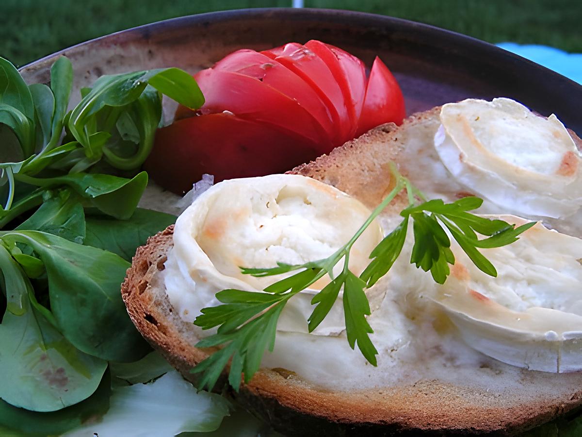 recette Tartine de chèvre chaud au miel