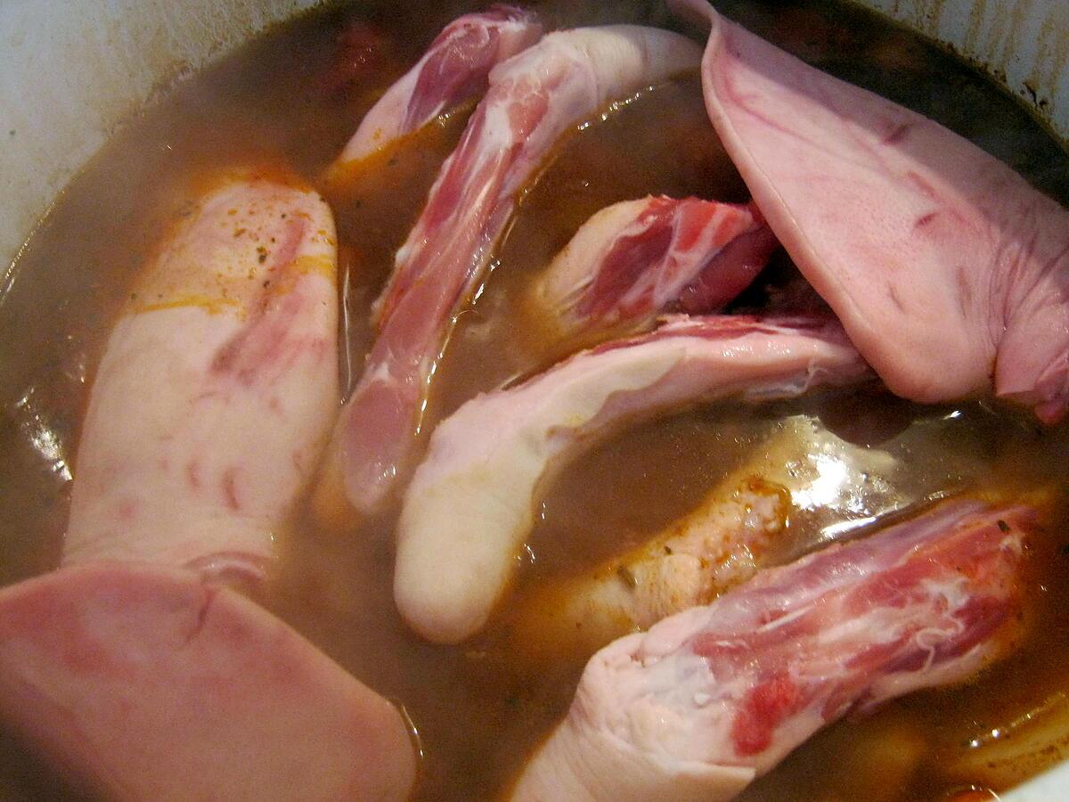 recette ragout de porc,jarets,pieds,queues,oreilles