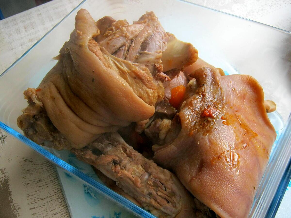 recette ragout de porc,jarets,pieds,queues,oreilles