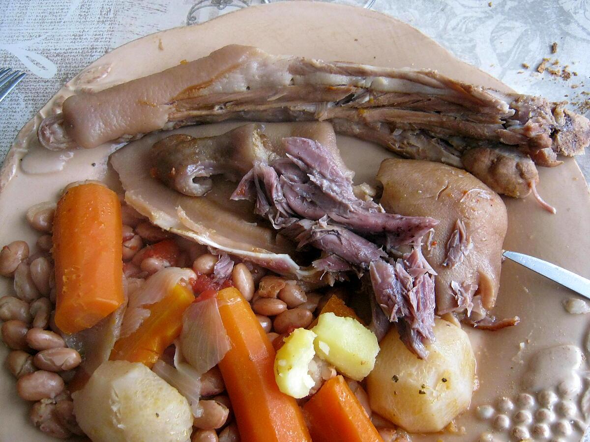 recette ragout de porc,jarets,pieds,queues,oreilles