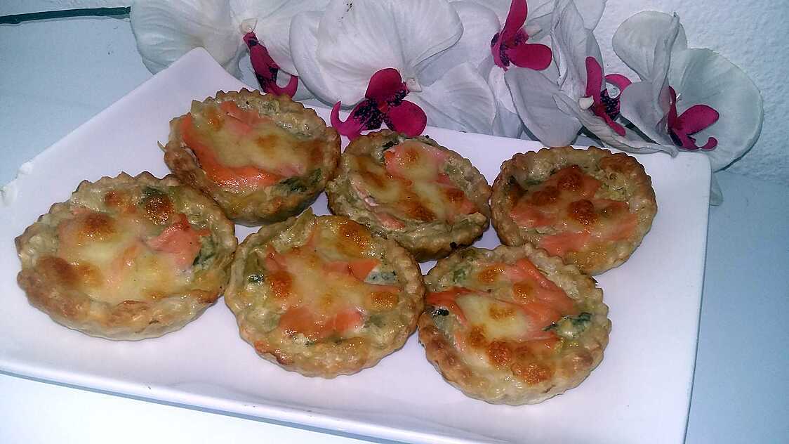 Tartelettes a la fondu de poireaux et saumon fumé