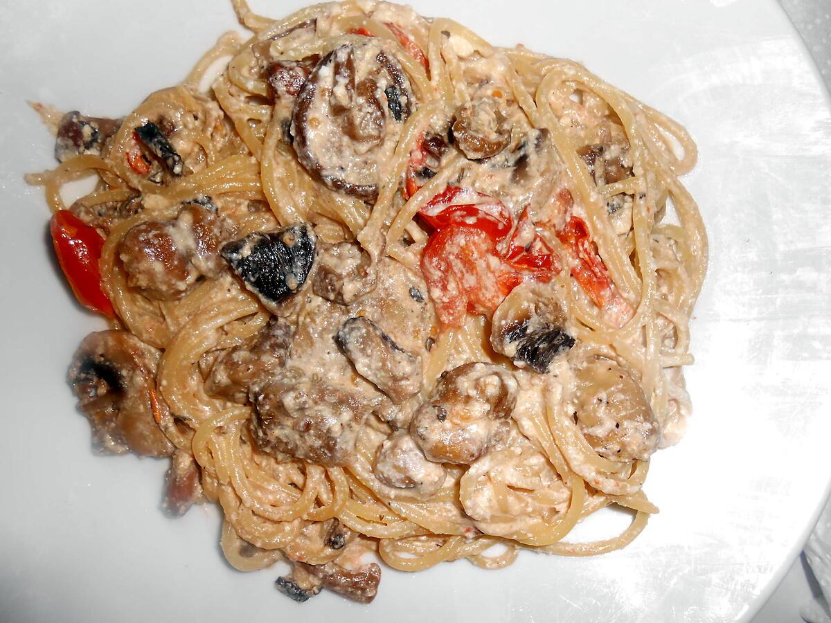 recette SPAGHETTI AU BROCCIU DUO DE TOMATES CERISES ET CHAMPIGNONS MIXTE