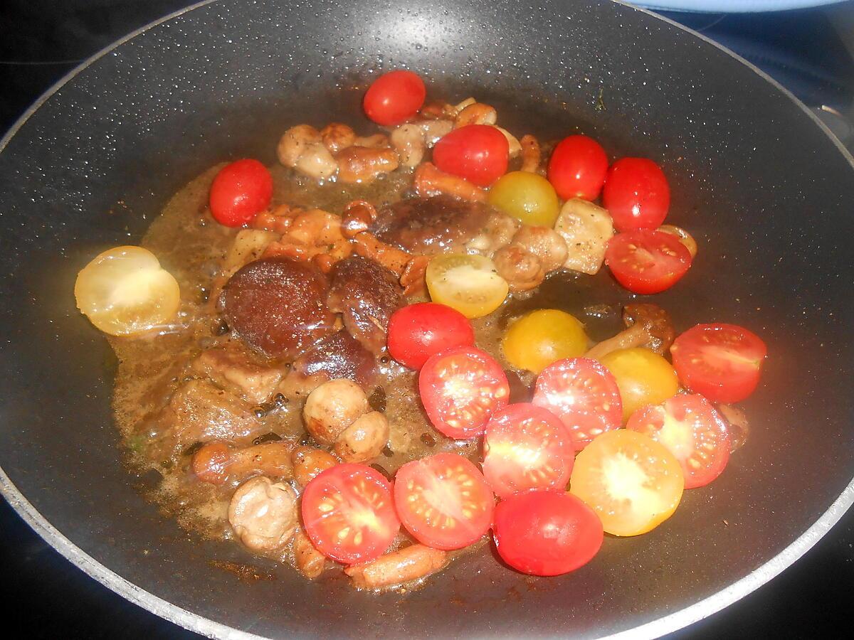 recette SPAGHETTI AU BROCCIU DUO DE TOMATES CERISES ET CHAMPIGNONS MIXTE