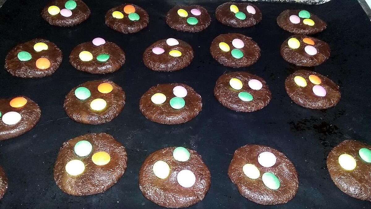 recette Cookies au beurre de cacahuète cacao et smarties