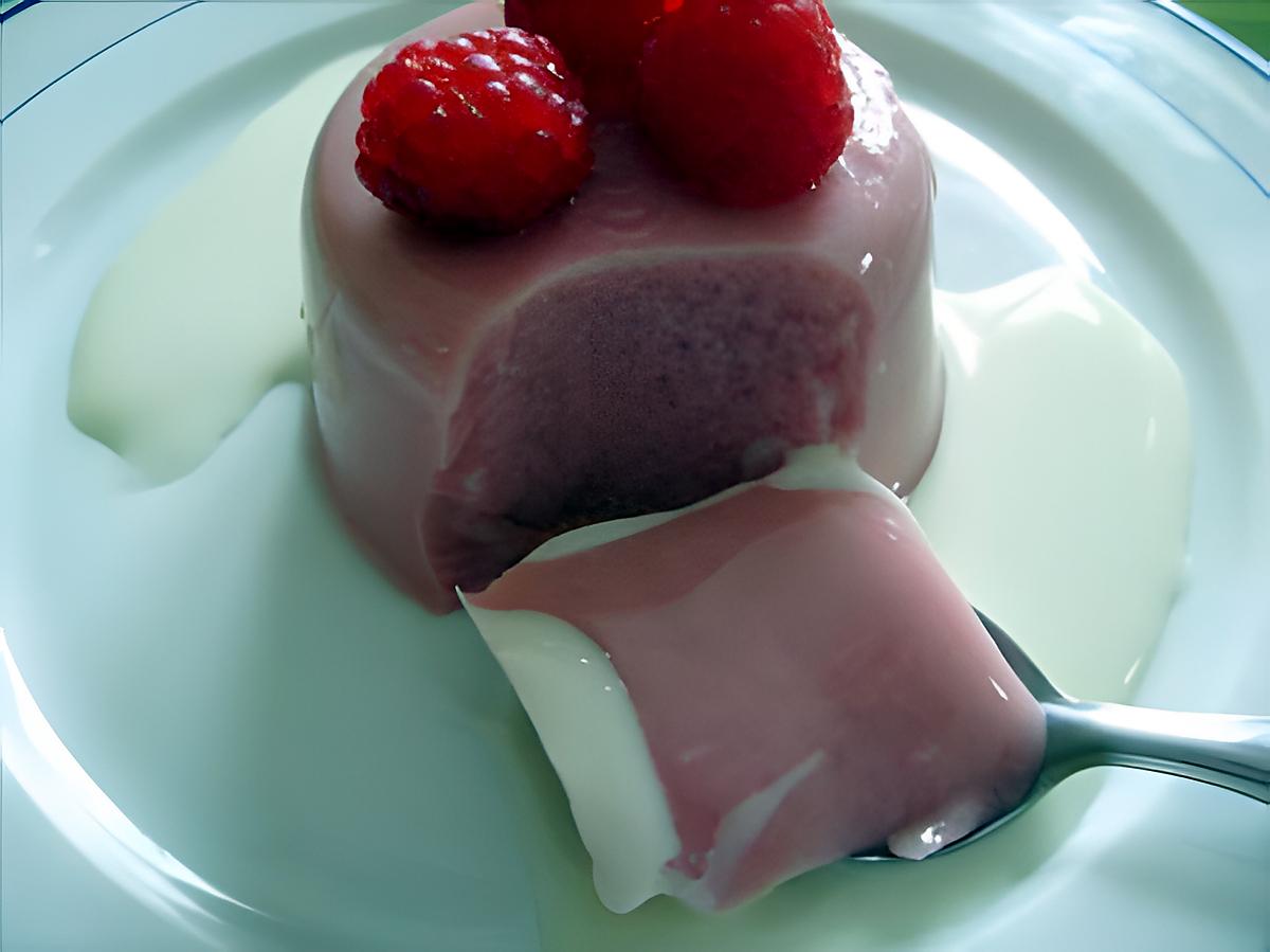 recette Petit Flan Framboises et son Coulis Chocolat Blanc-Lait de Coco