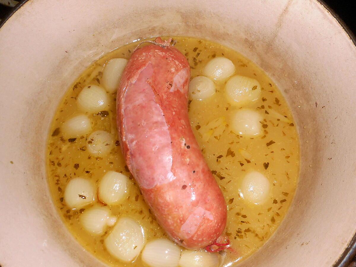 recette Saucisson à cuire aux petits oignons