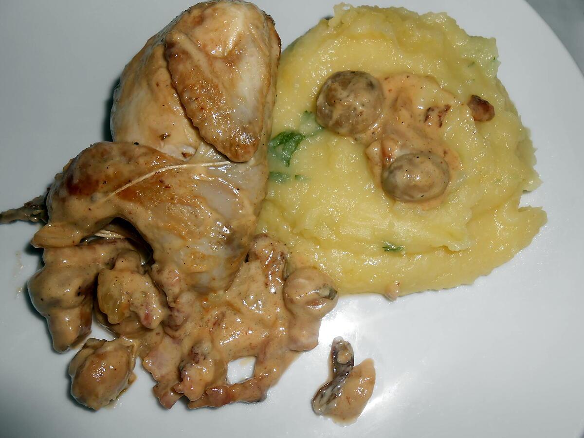 recette CAILLES AUX CHAMPIGNONS LARDONS