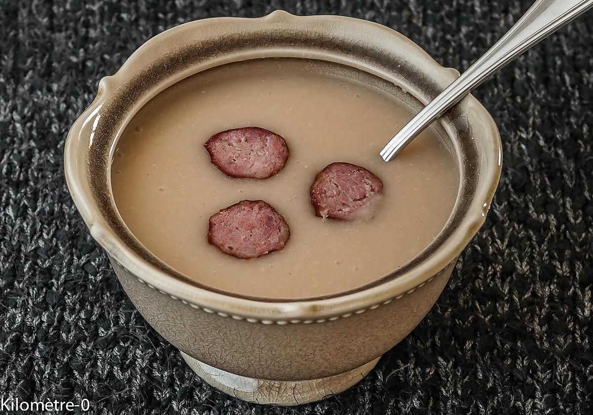 recette Soupe de haricots blancs aux saucisses fumées