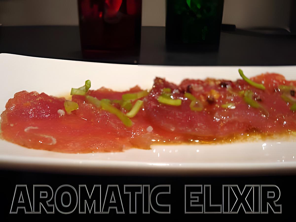 recette Carpaccio de thon rouge au poivre rose et vinaigre balsamique