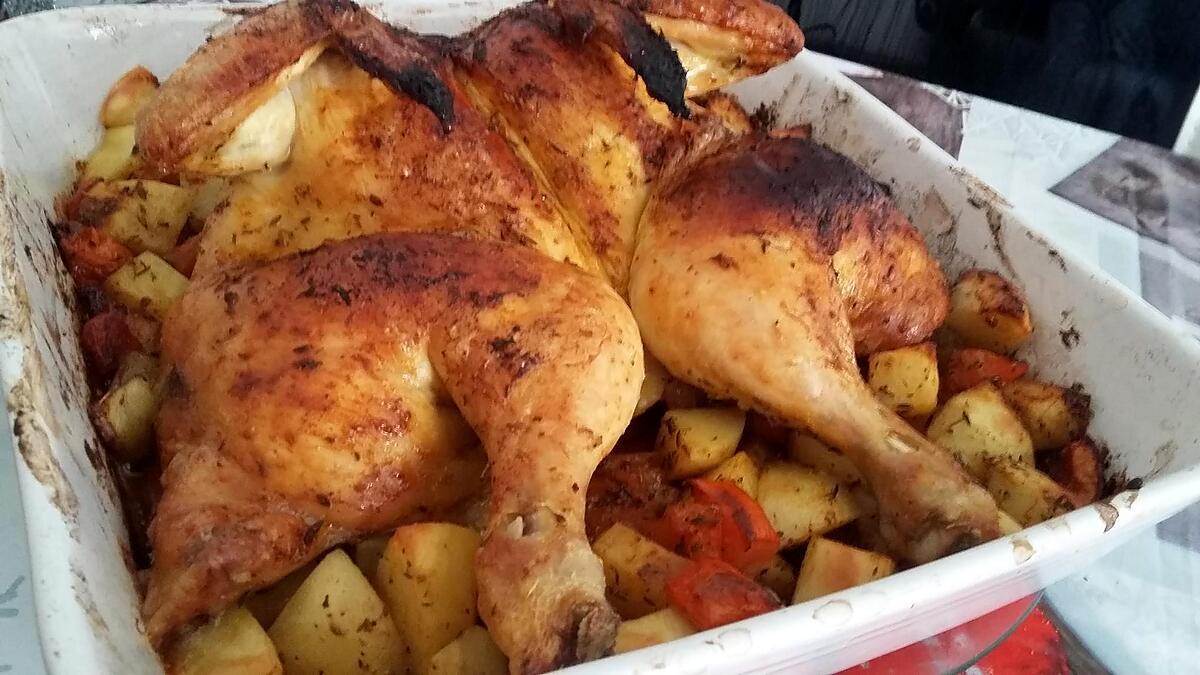 recette Poulet au four et ses pommes de terre et tomate épicés