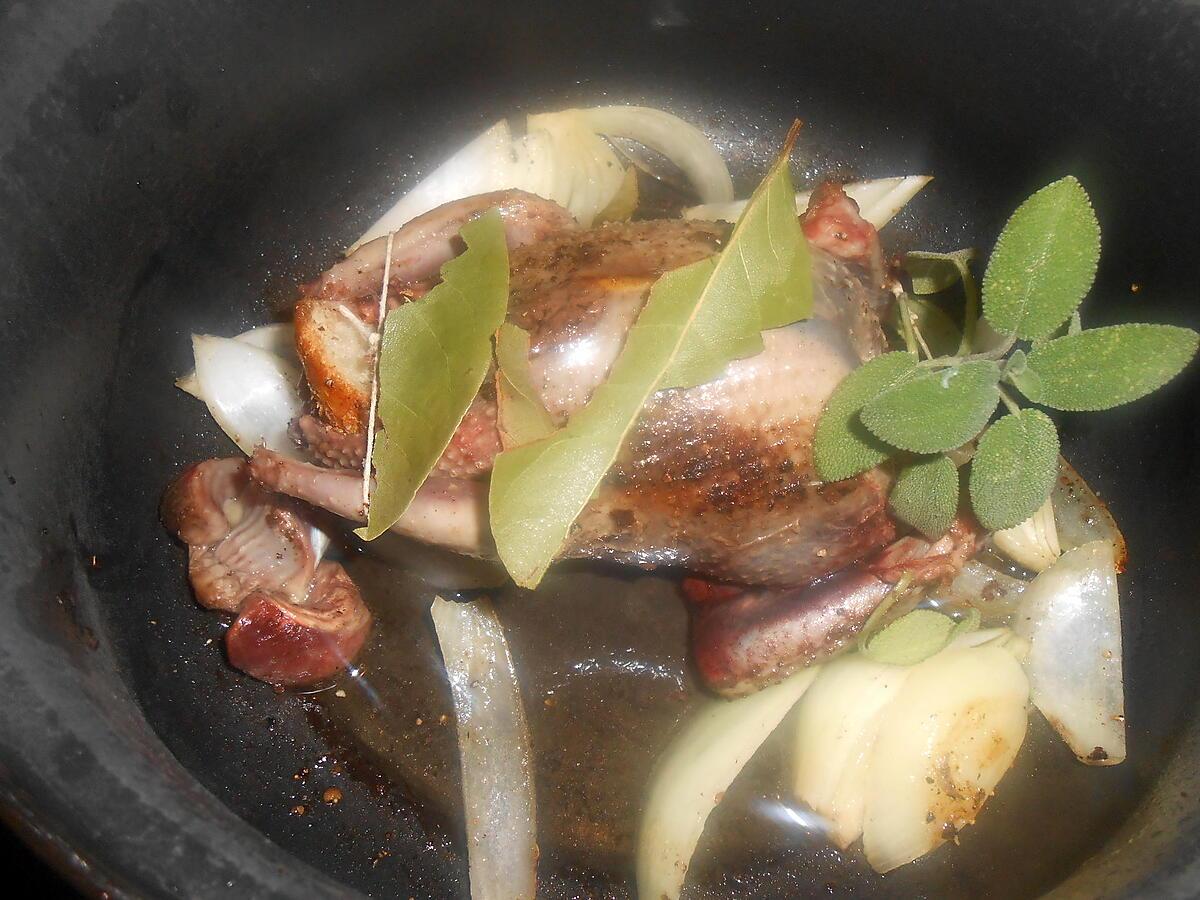 recette PIGEON SAUVAGE AU JUS ET PETITS POIS CAROTTES