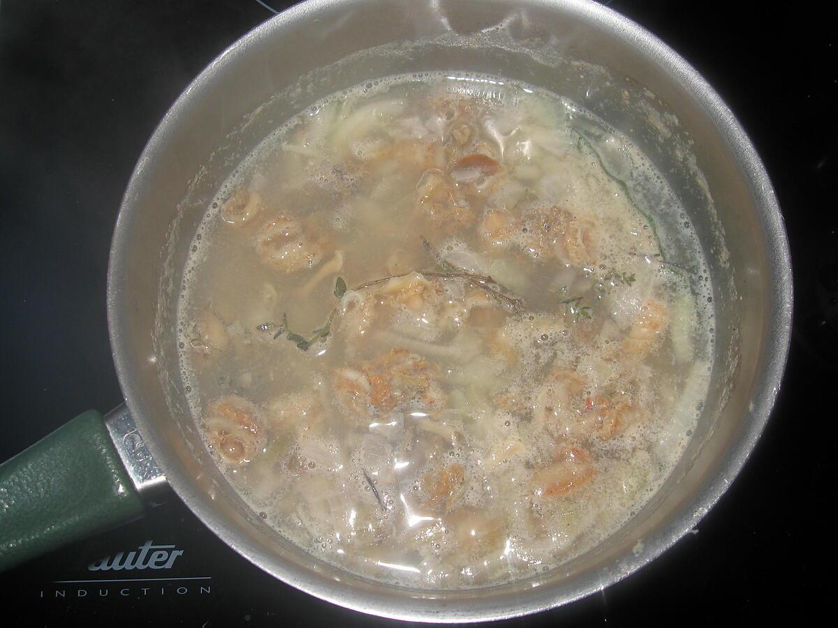 recette Cassolettes aux crevettes, girolles et Saint-Jacques