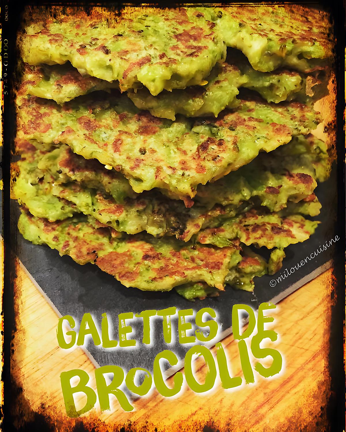 recette GALETTES DE BROCOLI AU PARMESAN