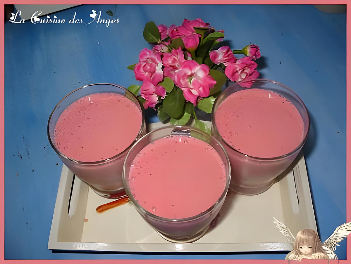 recette Smoothy Fraises, Bananes, Vanille et lait de Noix de Coco