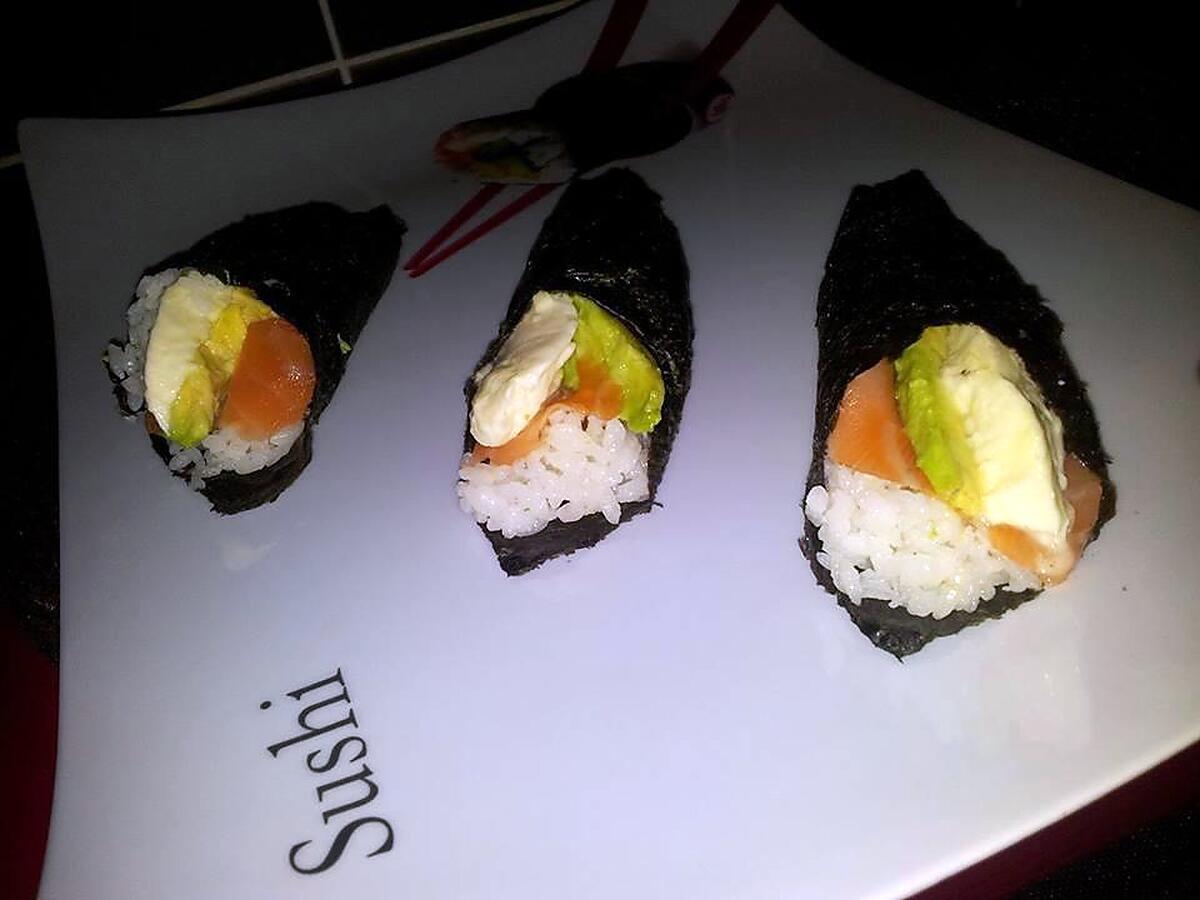 recette Cornets de sushis fait maison au saumon-avocat et mozzarella