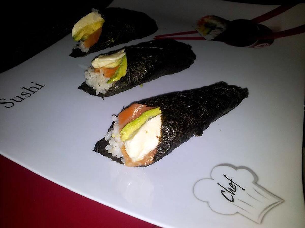 recette Cornets de sushis fait maison au saumon-avocat et mozzarella