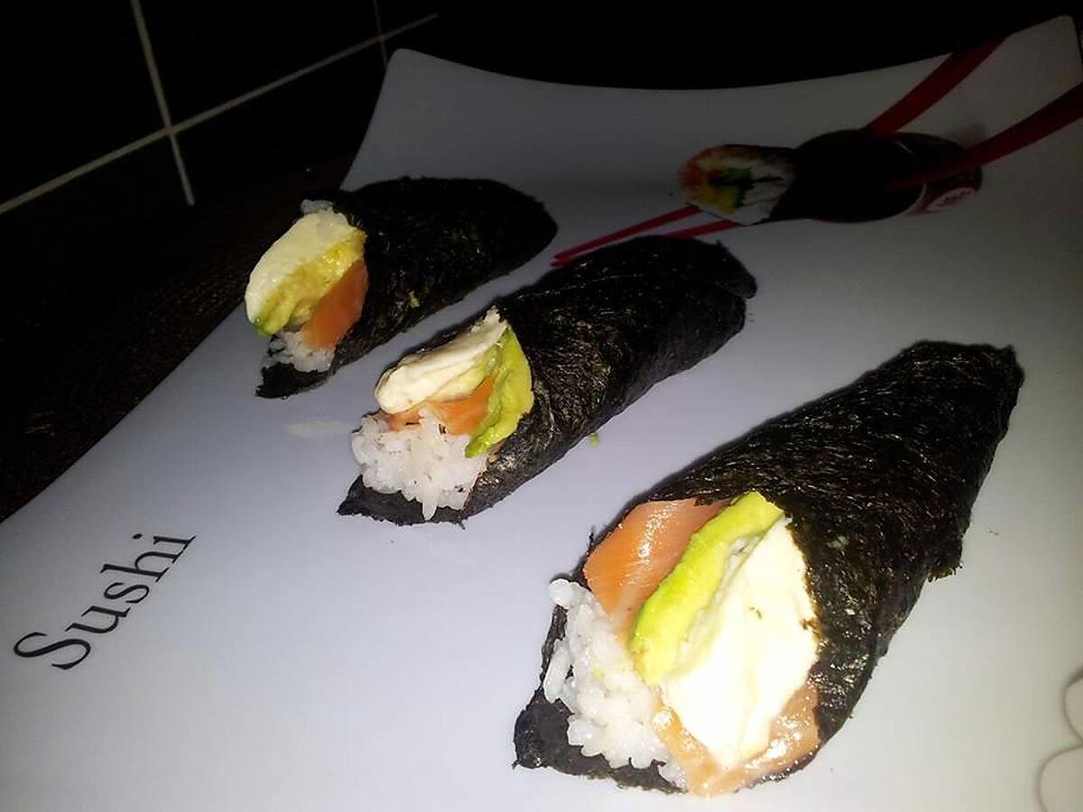 recette Cornets de sushis fait maison au saumon-avocat et mozzarella