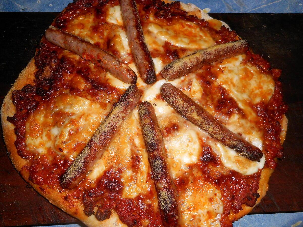 recette Pizza au porc haché et chipolatas