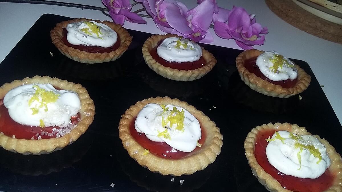 recette Minis tartelettes au fraise curd et sa chantilly au mascarpone citroné