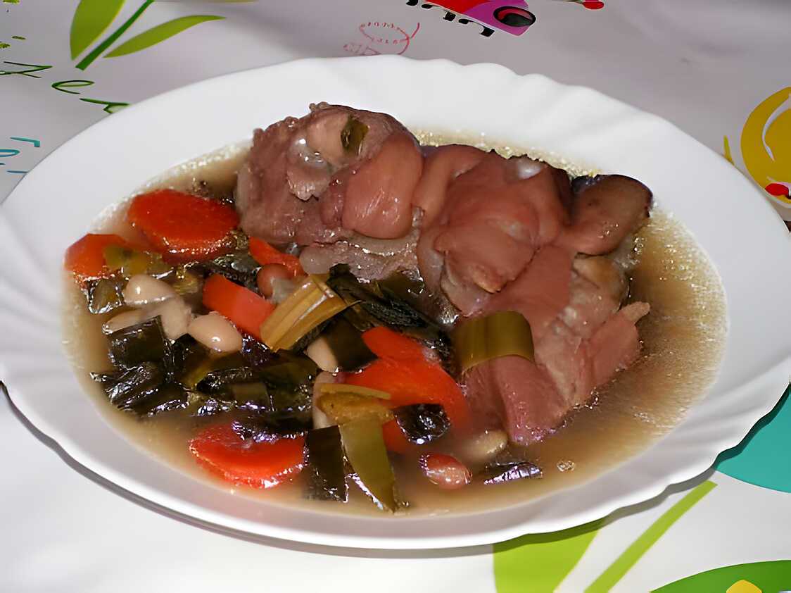 Recette de Soupe de légumes aux pieds de cochon