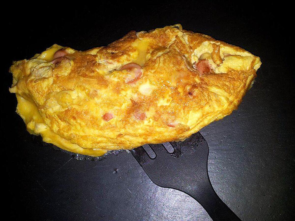 recette Omelette en chausson au knackis et 4 fromages